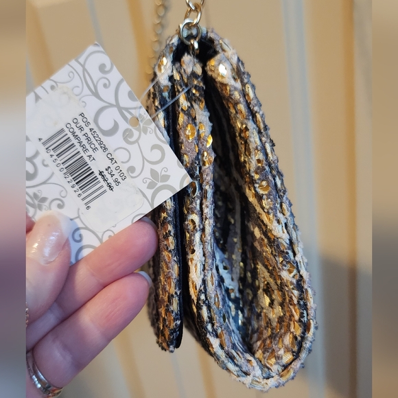 NWT - Gold and snake print cloth evening bag. - Picture 4 of 6
